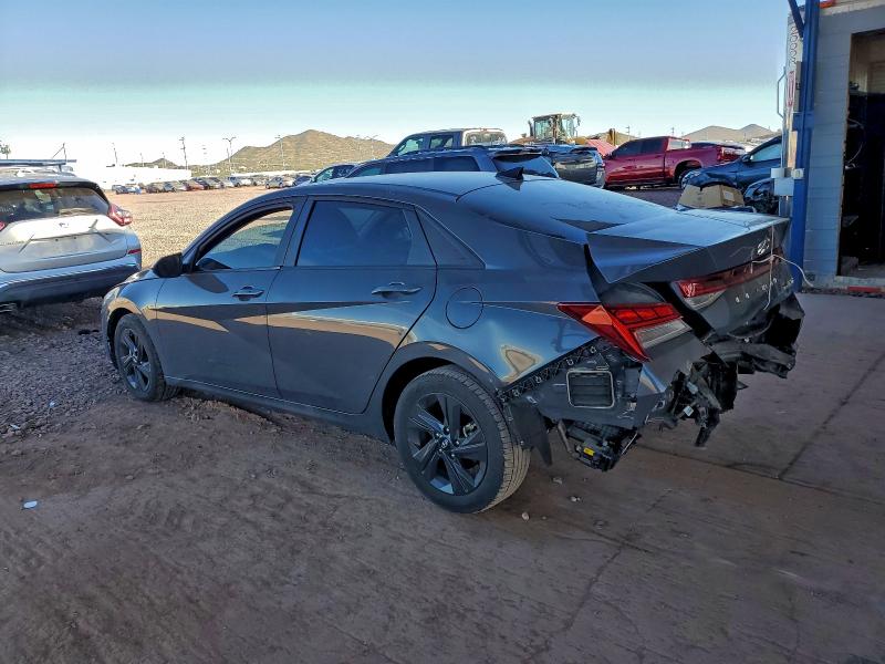 Фото 2 - HYUNDAI ELANTRA