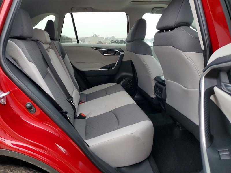 Фото 11 - TOYOTA RAV4