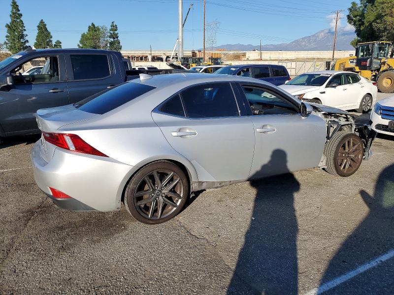 Фото 3 - LEXUS IS