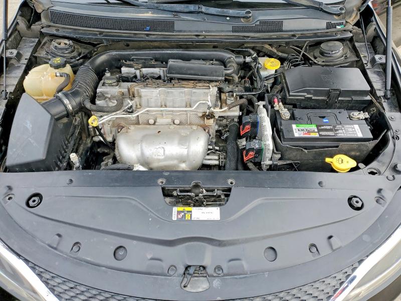 Фото 11 - CHRYSLER 200