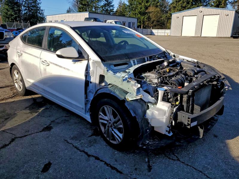 Фото 4 - HYUNDAI ELANTRA