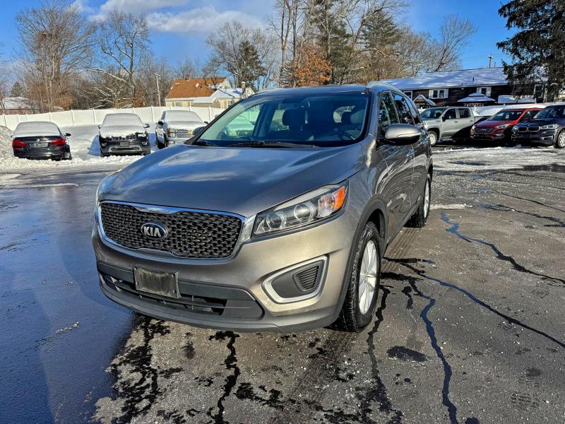 Фото 1 - KIA SORENTO