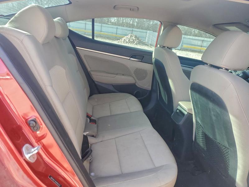 Фото 10 - HYUNDAI ELANTRA