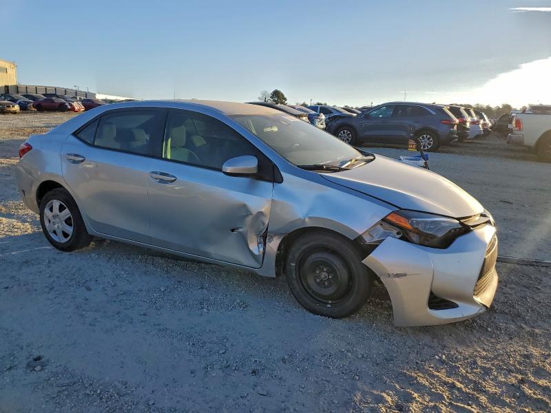 Фото 4 - TOYOTA COROLLA