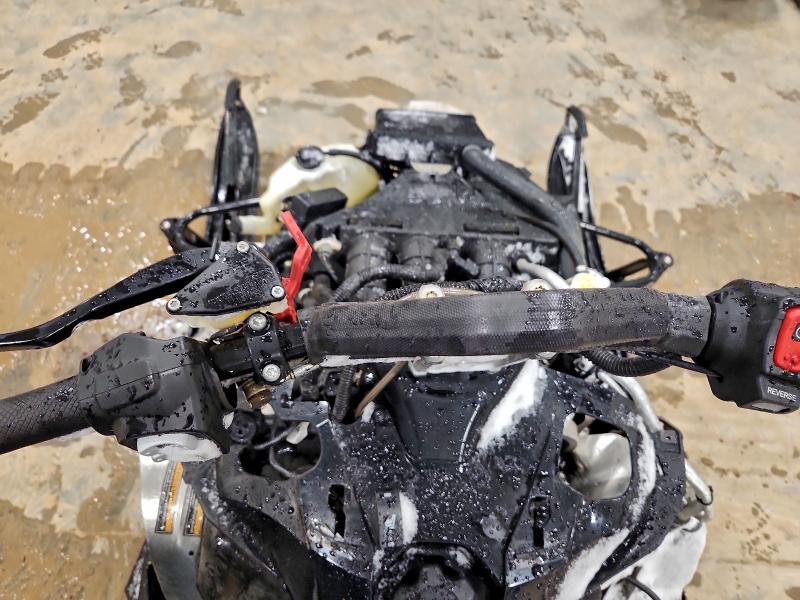 ARCTIC-CAT SNOWMOBILE 2014