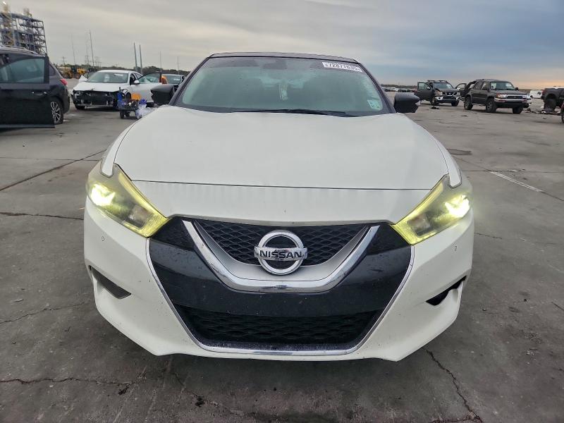 Фото 5 - NISSAN MAXIMA