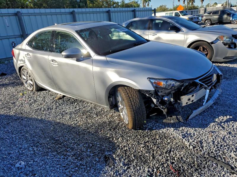 Фото 4 - LEXUS IS