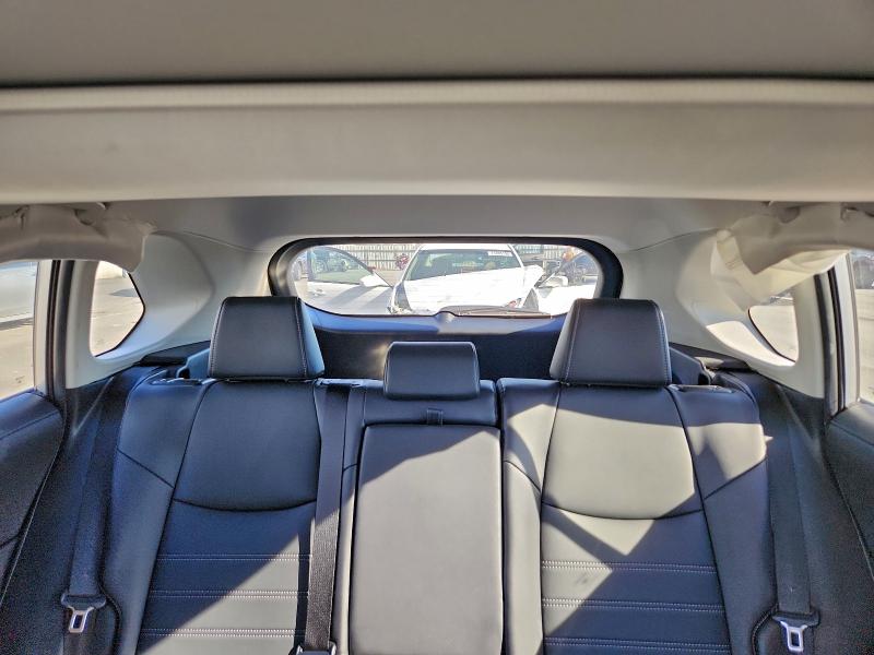 Фото 10 - TOYOTA RAV4