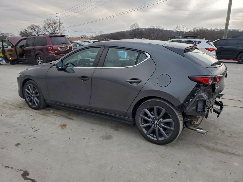 Фото 2 - MAZDA 3