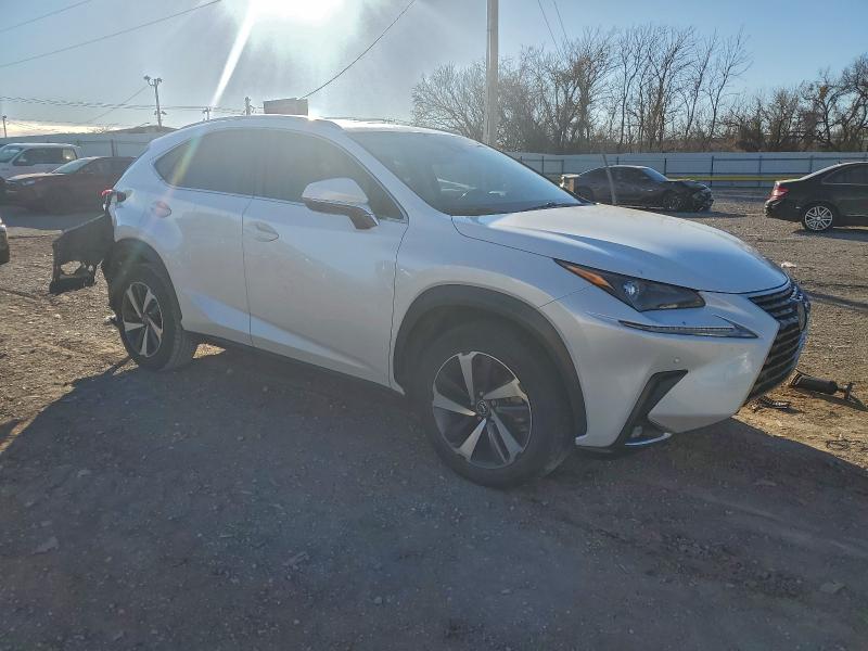 Фото 4 - LEXUS NX