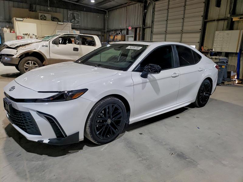 Фото 1 - TOYOTA CAMRY