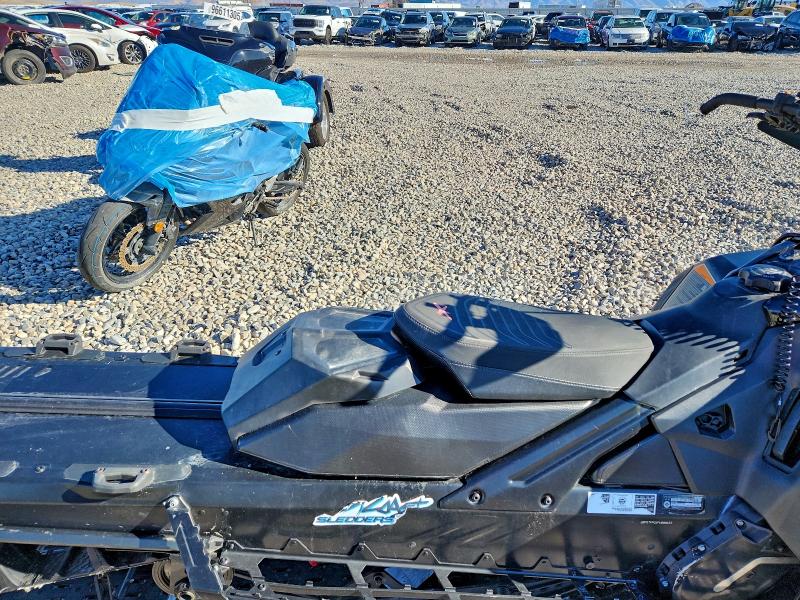 SKI-DOO SNOWMOBILE 2023