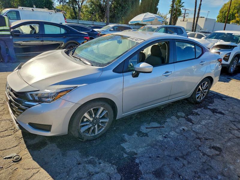 Фото 1 - NISSAN VERSA