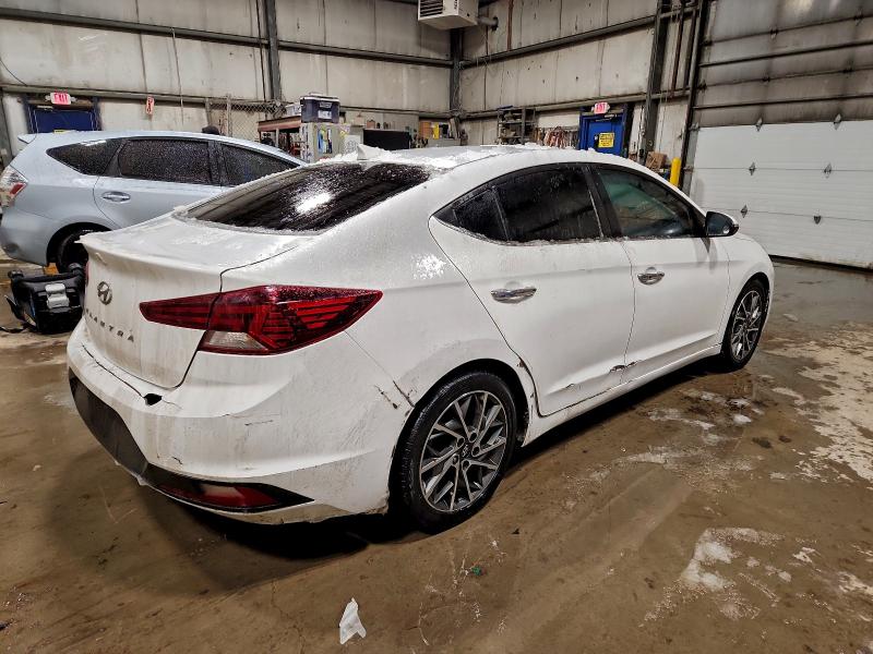 Фото 3 - HYUNDAI ELANTRA