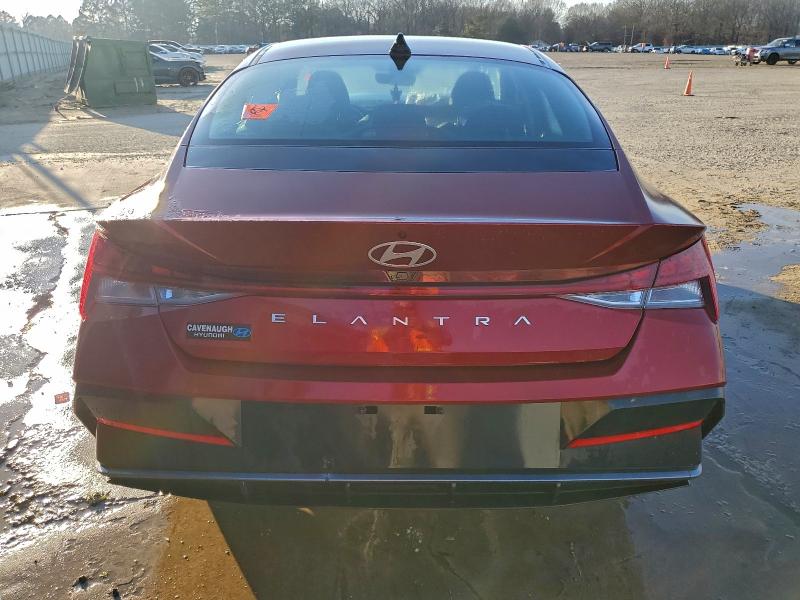 Фото 6 - HYUNDAI ELANTRA