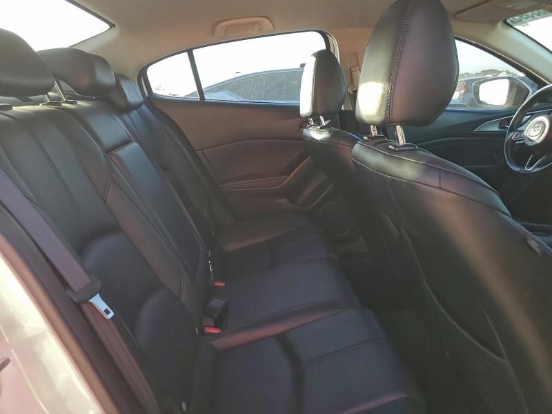 Фото 10 - MAZDA 3