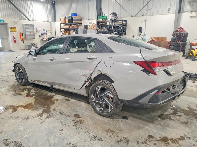 Фото 2 - HYUNDAI ELANTRA