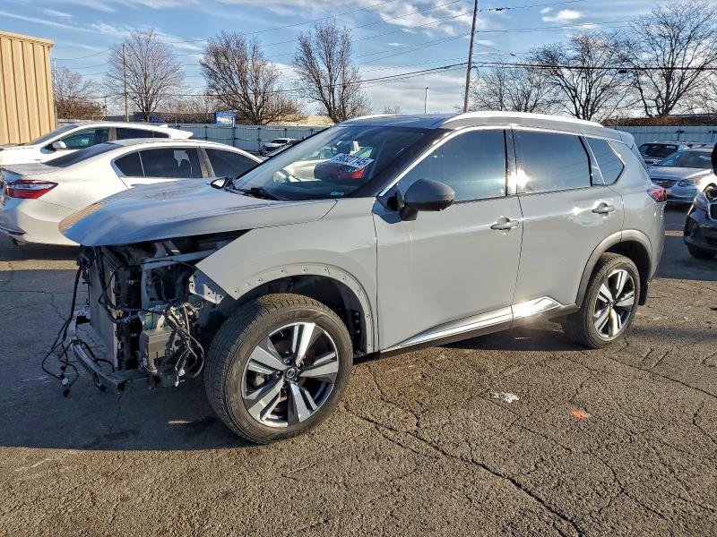 Фото 1 - NISSAN ROGUE
