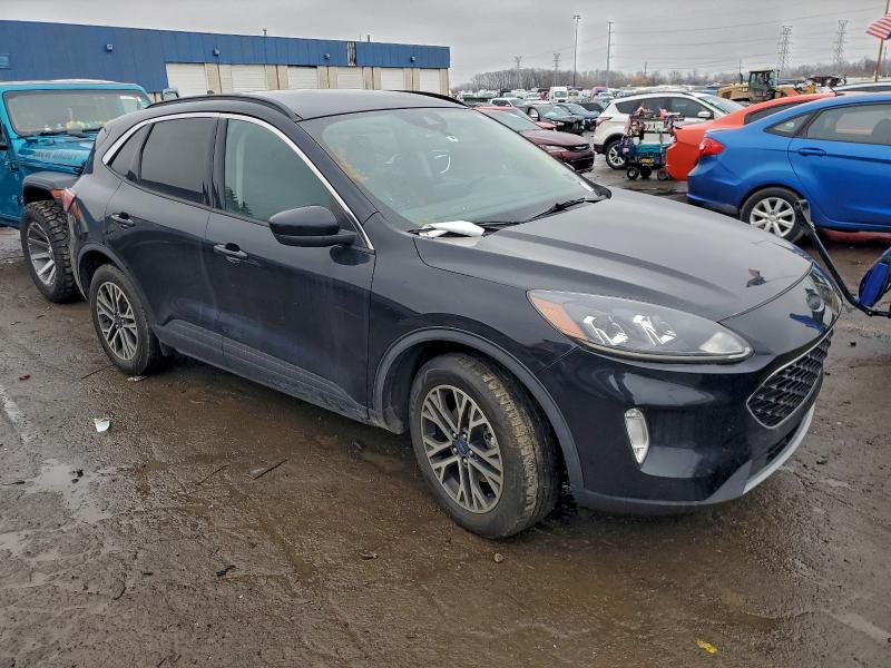 Фото 4 - FORD ESCAPE