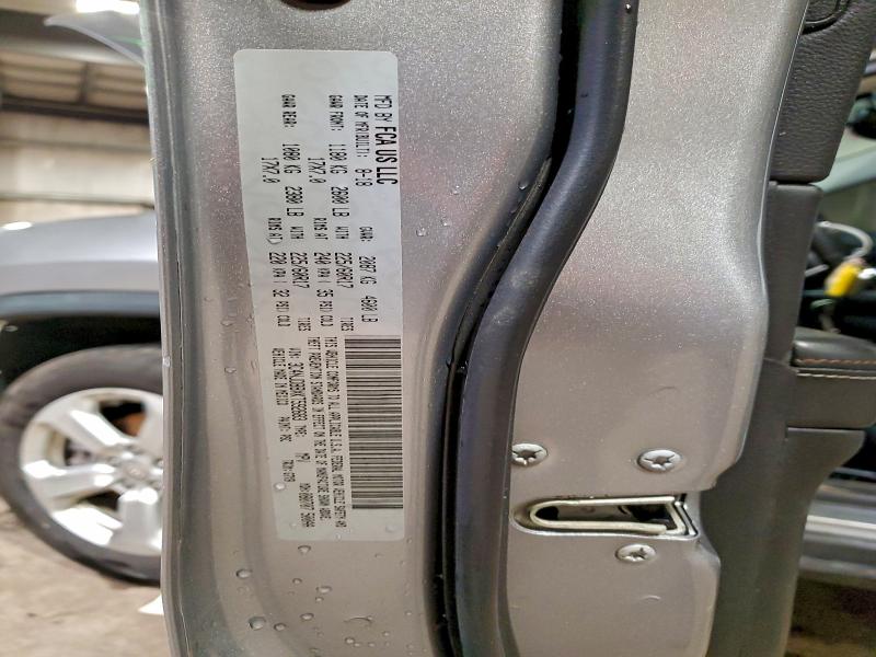 Фото 13 - JEEP COMPASS