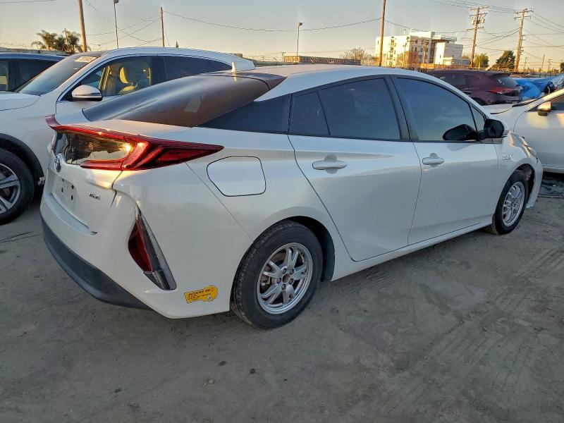 Фото 3 - TOYOTA PRIUS