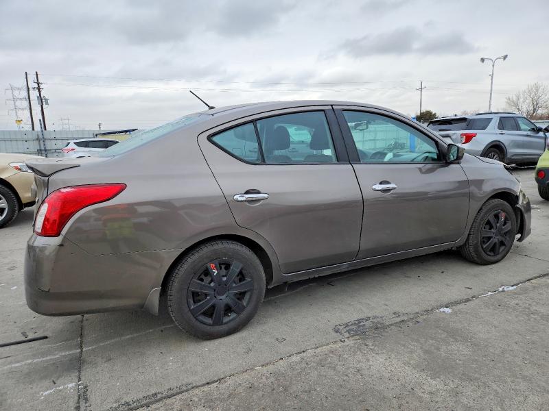 Фото 3 - NISSAN VERSA