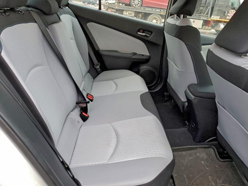 Фото 10 - TOYOTA PRIUS