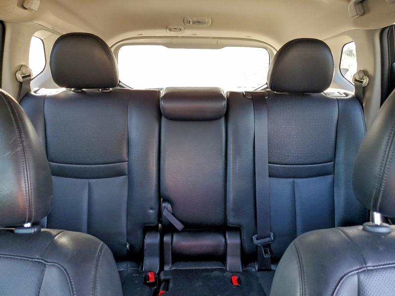 Фото 10 - NISSAN ROGUE