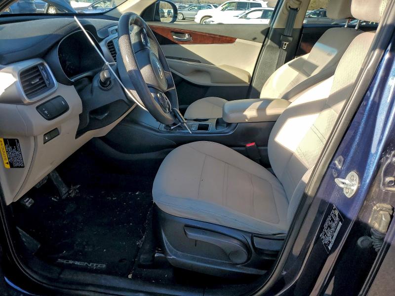 Фото 7 - KIA SORENTO