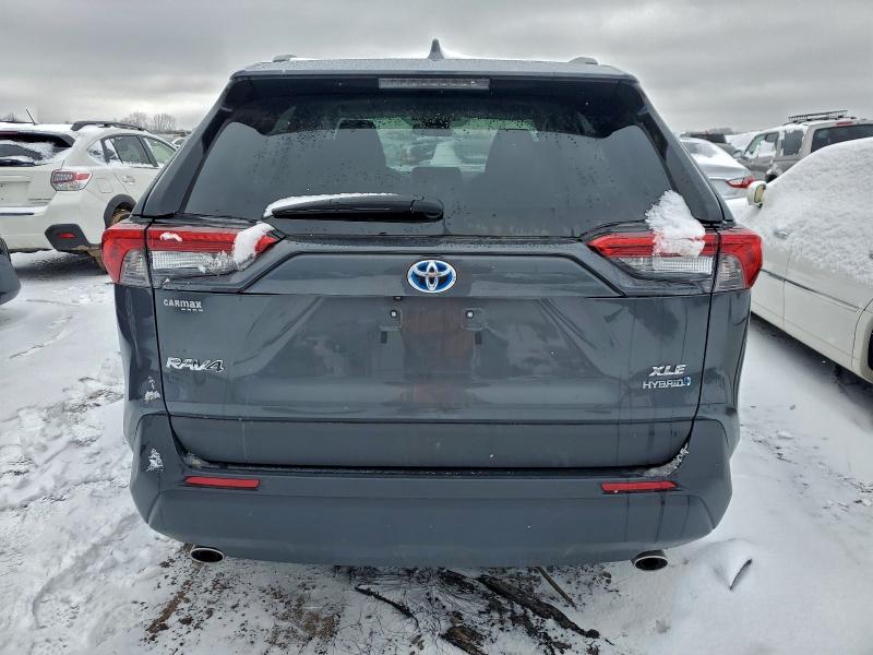 Фото 6 - TOYOTA RAV4