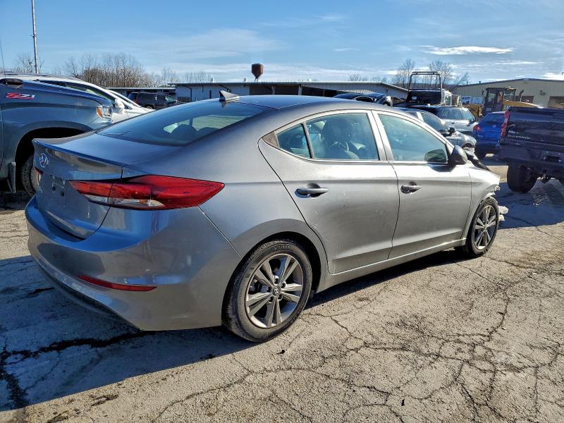 Фото 3 - HYUNDAI ELANTRA