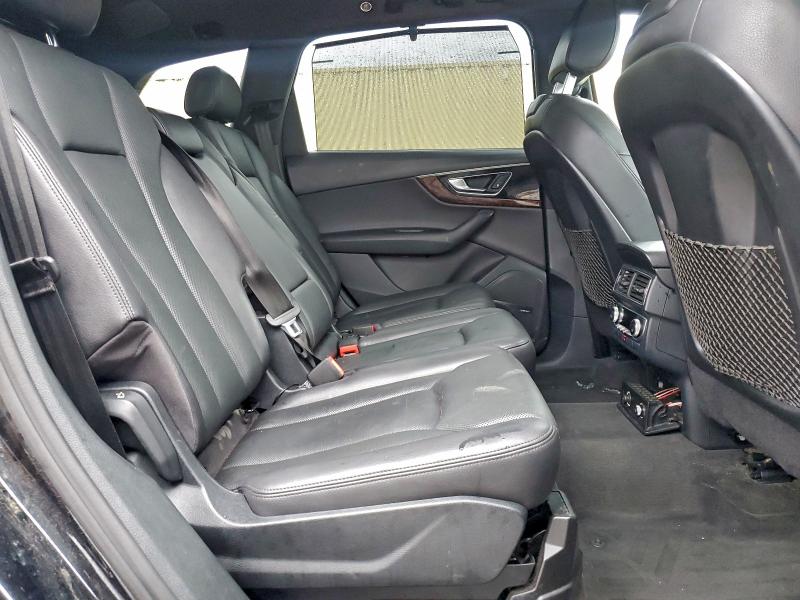 Фото 11 - AUDI Q7