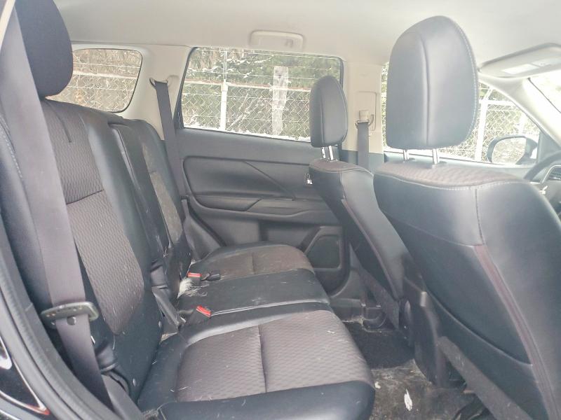 Фото 11 - MITSUBISHI OUTLANDER