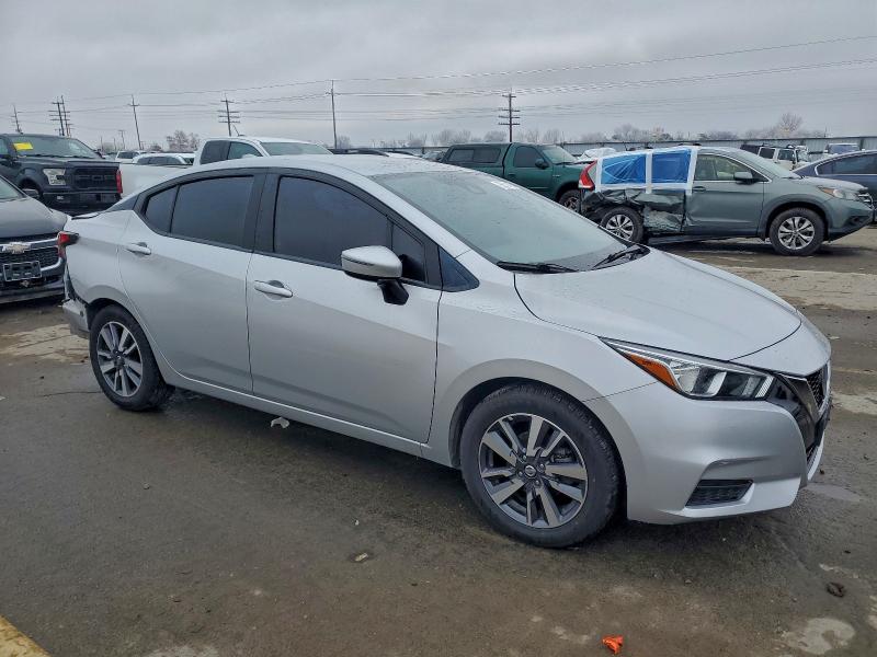 Фото 4 - NISSAN VERSA