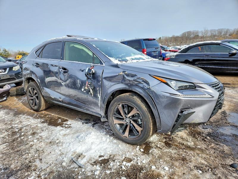 Фото 4 - LEXUS NX