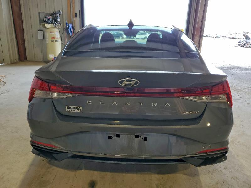 Фото 6 - HYUNDAI ELANTRA