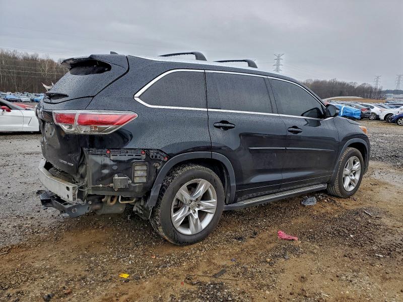 Фото 3 - TOYOTA HIGHLANDER