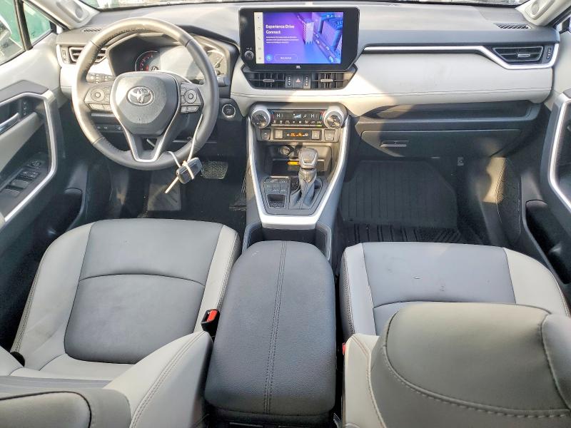 Фото 8 - TOYOTA RAV4