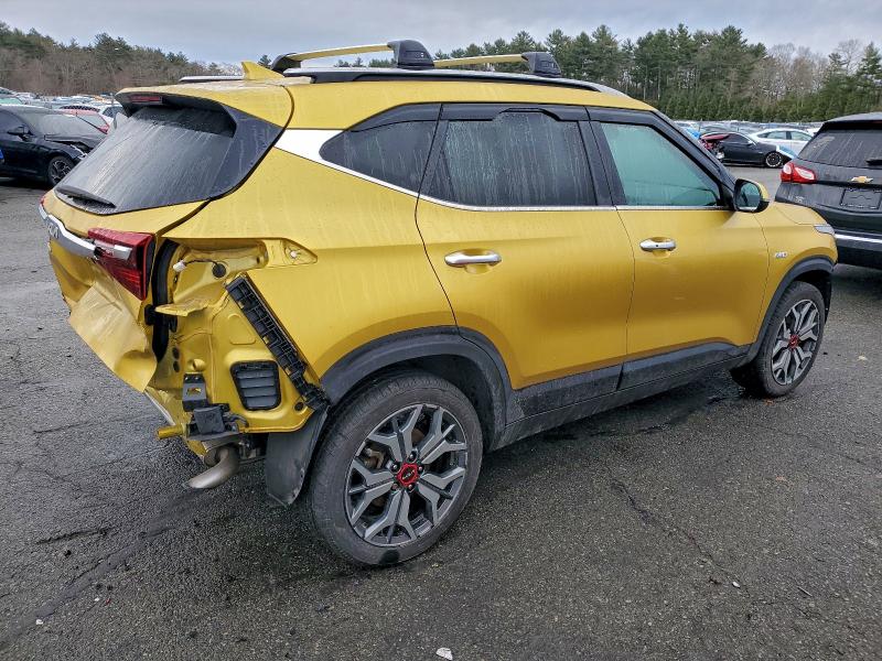 Фото 3 - KIA SELTOS