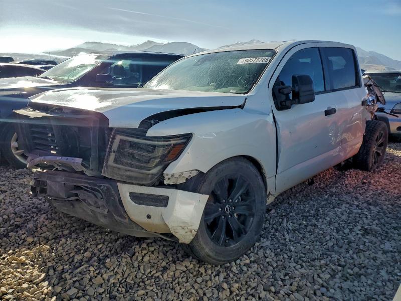 Фото 1 - NISSAN TITAN