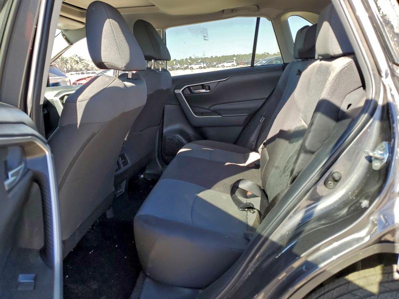 Фото 11 - TOYOTA RAV4