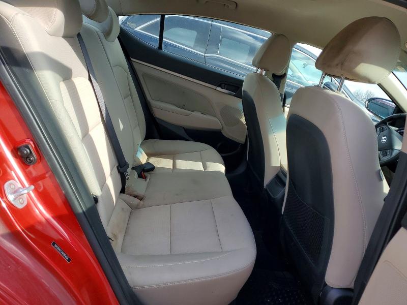 Фото 10 - HYUNDAI ELANTRA