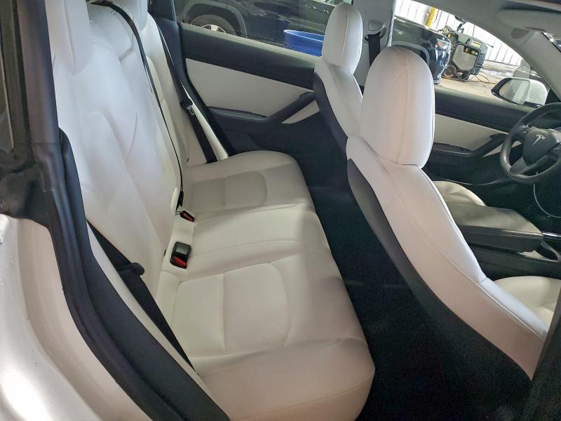 Фото 10 - TESLA MODEL 3