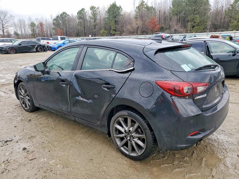 Фото 2 - MAZDA 3