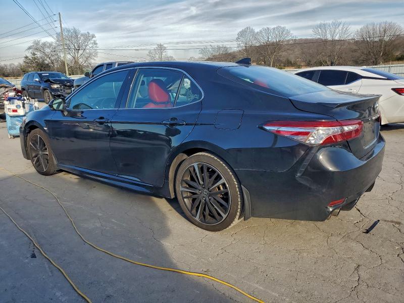 Фото 2 - TOYOTA CAMRY