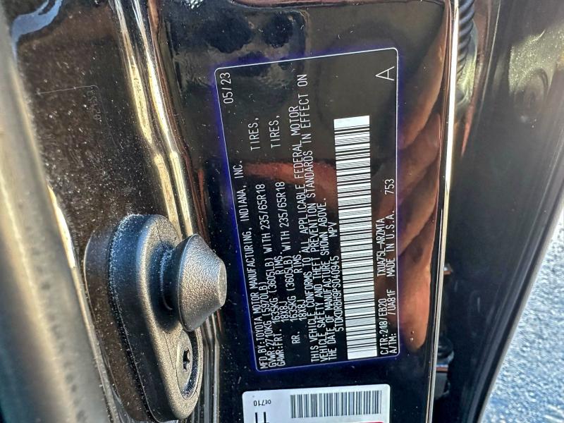 Фото 10 - TOYOTA HIGHLANDER