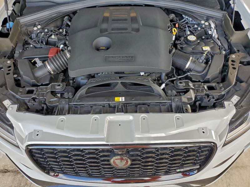 Фото 12 - JAGUAR F-PACE