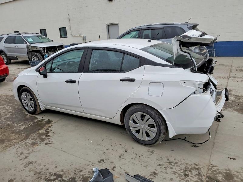 Фото 2 - NISSAN VERSA