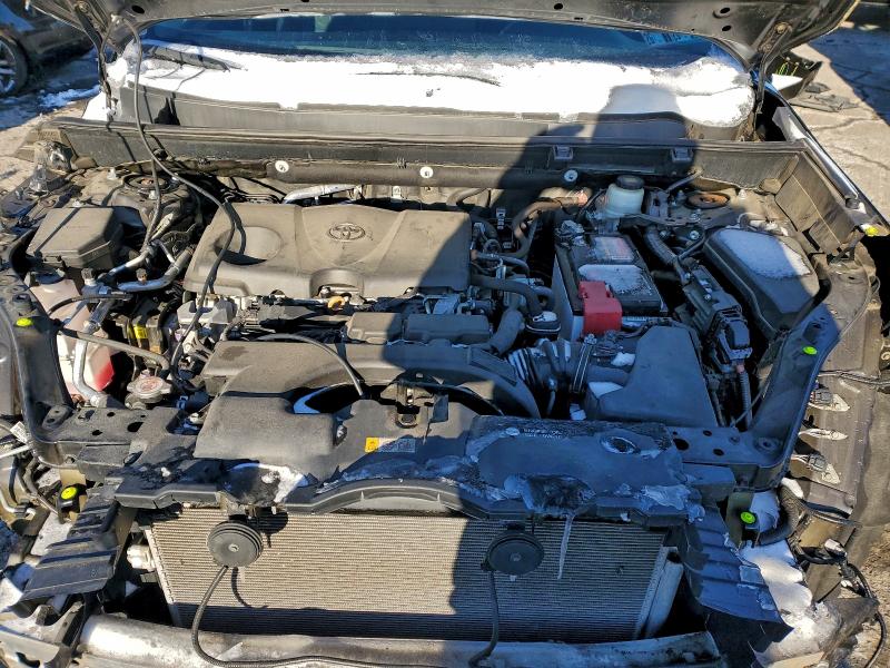 Фото 11 - TOYOTA RAV4