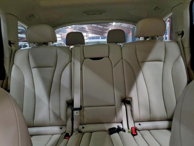 Фото 10 - AUDI Q7